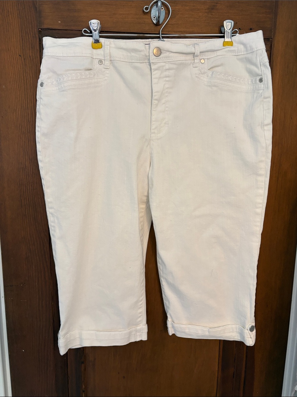 Women's white Capri Shorts
